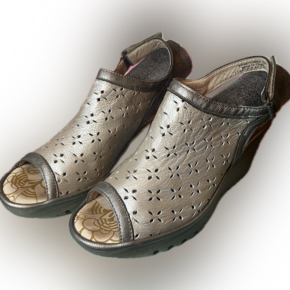 Fly London Size 39 (8.5)